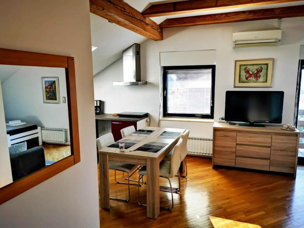 Ela'S Apartment Komenda Exteriér fotografie